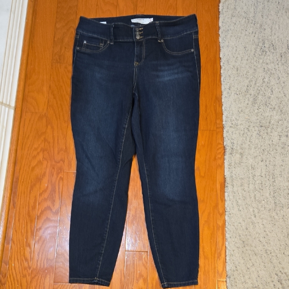 Torrid Dark Indigo Women's Jeggings 16R EUC/Like New